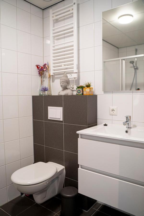 Nora Waterview Apartment Бреда Екстериор снимка