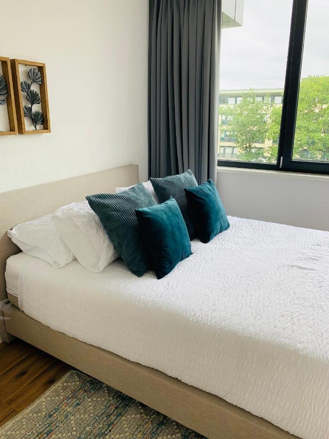 Nora Waterview Apartment Бреда Екстериор снимка
